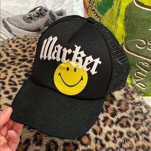 Trucker hat - smiley face